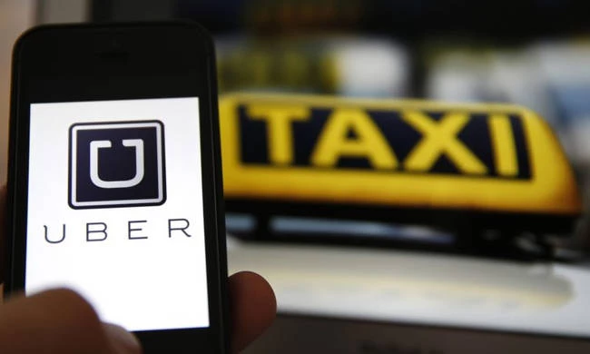 Τι είναι η Uber και γιατί τη μισούν τόσο πολύ οι οδηγοί ταξί